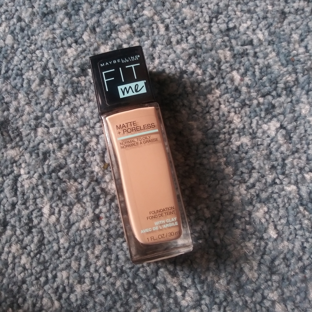 Maybelline FitMe Matte+Poreless Foundation #115